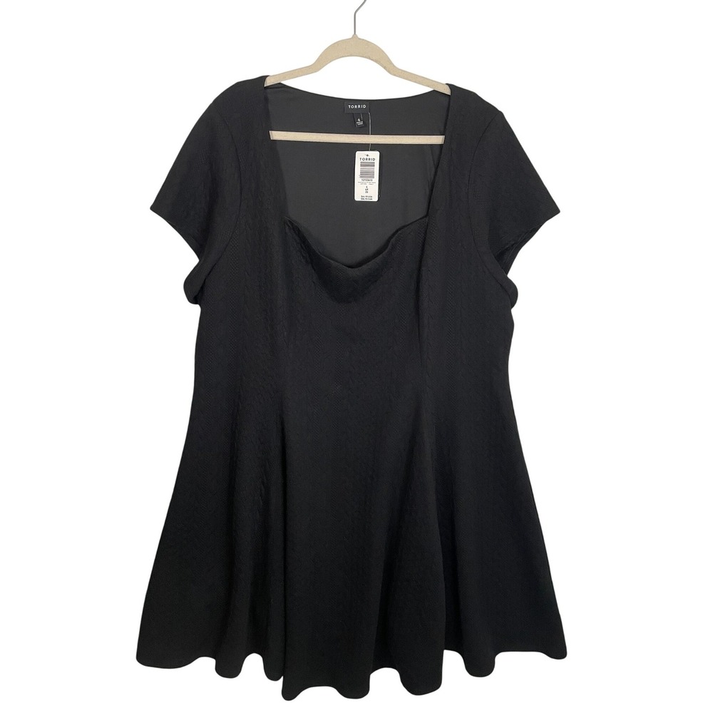 Torrid 4 NWT‎ Black Textured Skater Dress Fit & Flare Sweetheart Neck